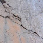 Terrasse en béton fissurée : les causes et les seuils d'alerte